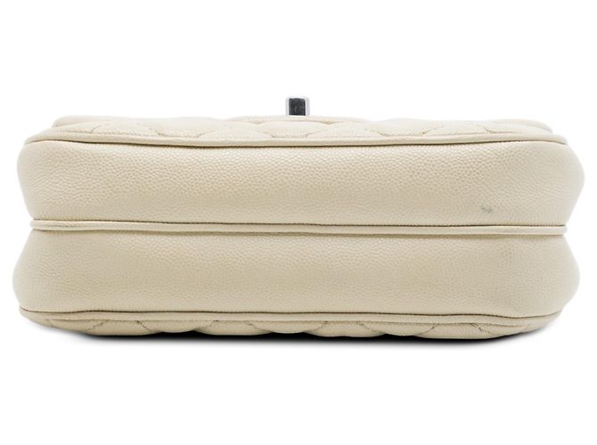Chanel White Small Quilted Caviar Urban Companion Flap Bianco Crudo - vista 3