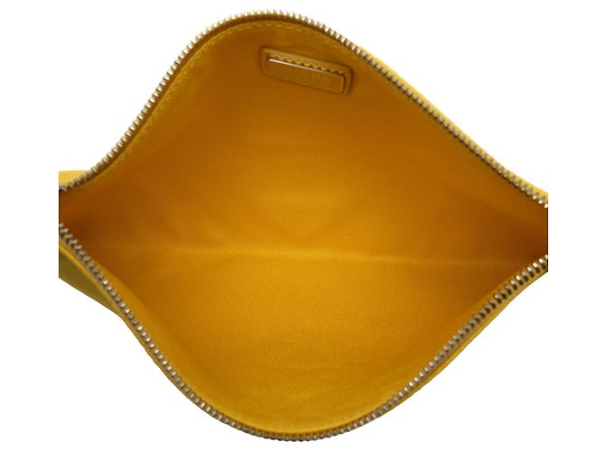 Pochette da polso Prada in tela gialla con logo embossed Giallo - vista 4
