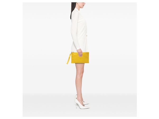 Pochette da polso Prada in tela gialla con logo embossed Giallo - vista 6