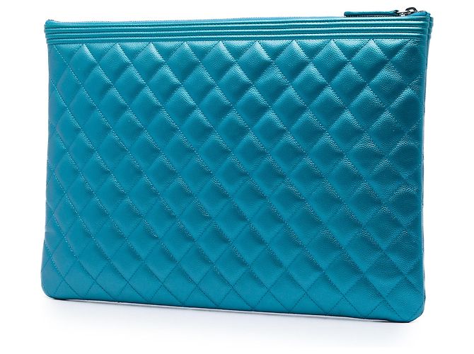 Chanel Blue Large Quilted Metallic Caviar Boy O Case Clutch - vista 2