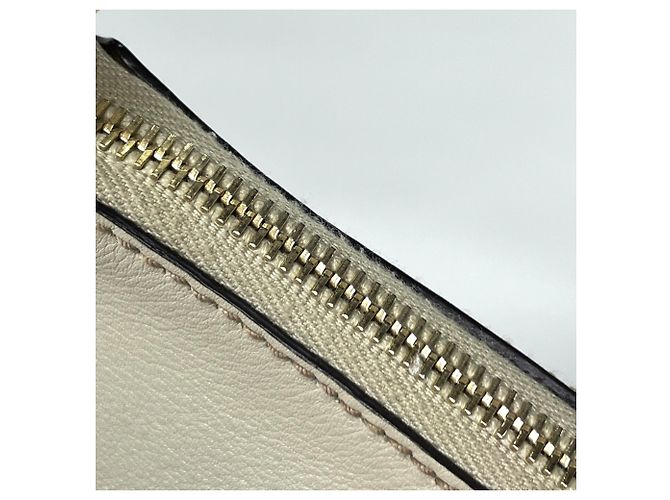 Sac à épaule Gucci en cuir blanc - vue 4