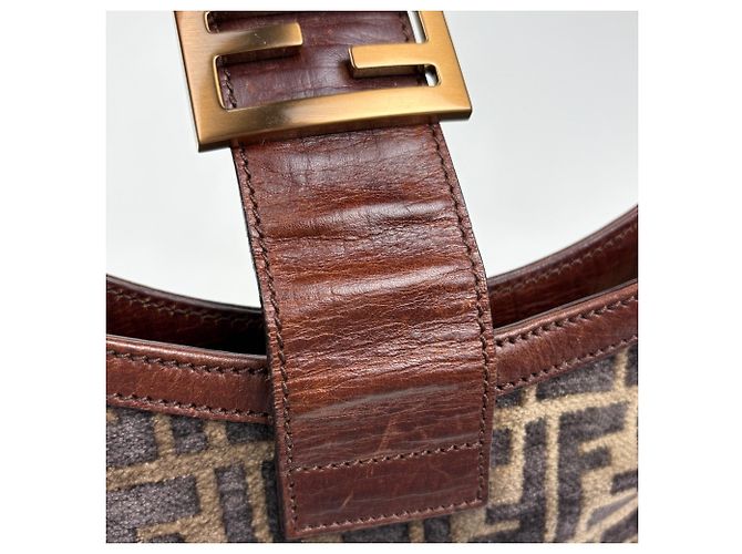 Bolsa de ombro Fendi marrom com padrão Zucca - vista 6