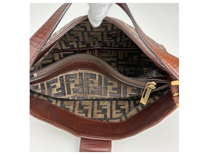 Bolsa de ombro Fendi marrom com padrão Zucca - vista 9