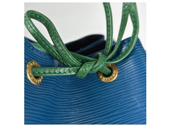 Noe Borsa a tracolla Louis Vuitton Noé Blu Verde - vista 6