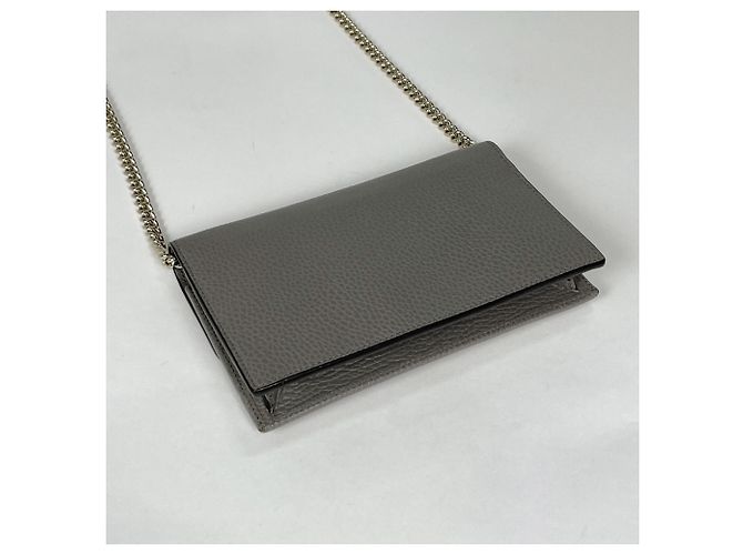 Carteira com Corrente Gucci Interlocking G Marrom - vista 2