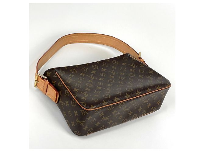 Borsa a tracolla Louis Vuitton Viva Cite GM Marrone - vista 2
