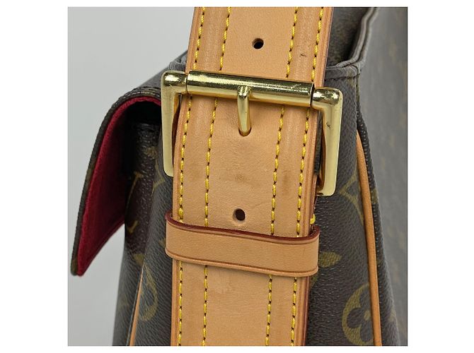Borsa a tracolla Louis Vuitton Viva Cite GM Marrone - vista 4