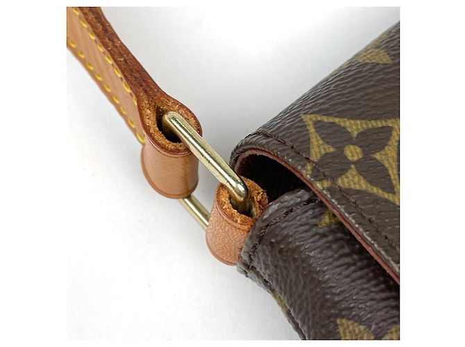 Louis Vuitton Musette Salsa Shoulder Bag Brown - view 4