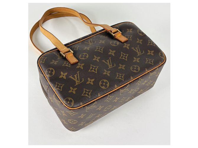 Louis Vuitton Cite MM Shoulder Bag Brown - view 2