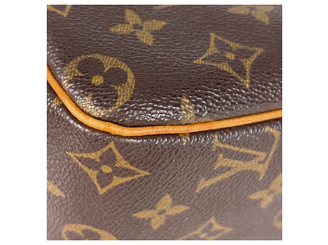Louis Vuitton Cite MM Shoulder Bag Brown - view 3