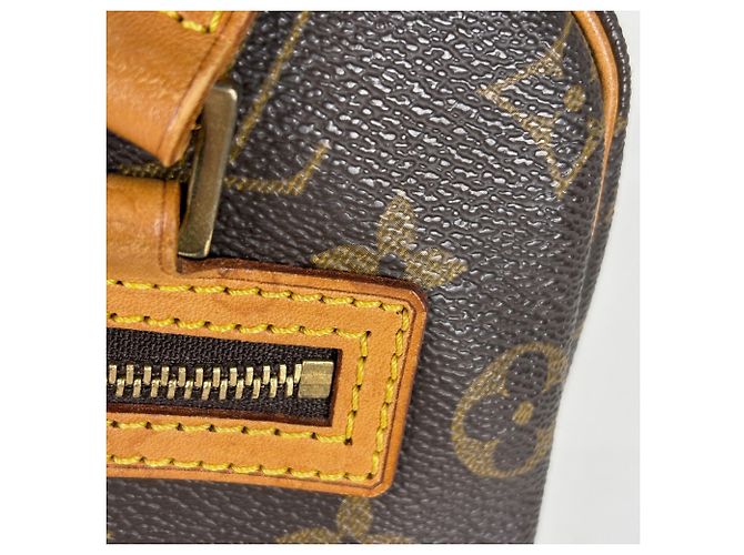 Louis Vuitton Cite MM Shoulder Bag Brown - view 4