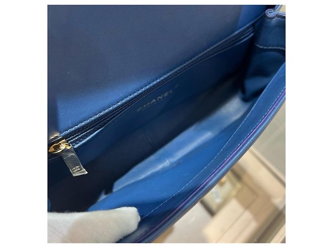 Borsa Chanel Classic Flap in pelle blu - vista 10