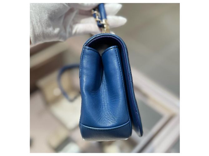 Borsa Chanel Classic Flap in pelle blu - vista 5