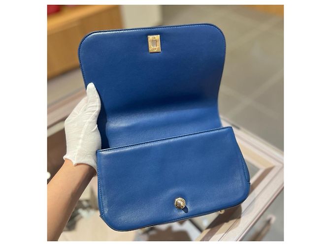 Borsa Chanel Classic Flap in pelle blu - vista 7