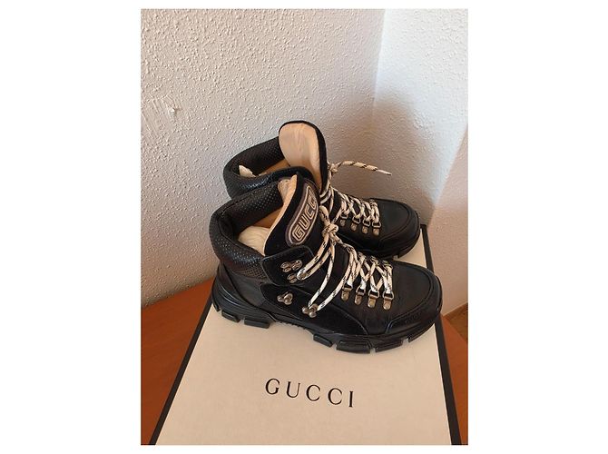 Gucci Stivaletti da trekking FlashTrek in pelle nera e camoscio Nero - vista 6