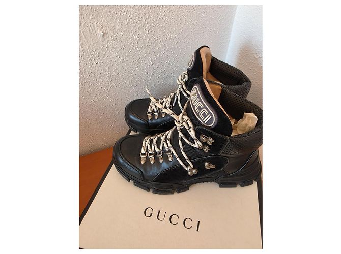 Gucci Stivaletti da trekking FlashTrek in pelle nera e camoscio Nero - vista 7