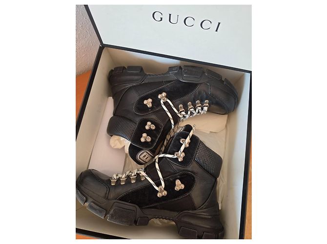 Gucci Stivaletti da trekking FlashTrek in pelle nera e camoscio Nero - vista 9