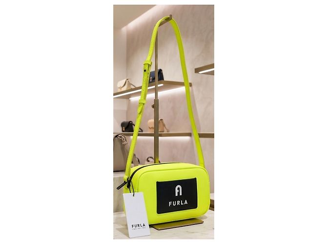Borsa a tracolla Furla in pelle giallo neon - vista 2