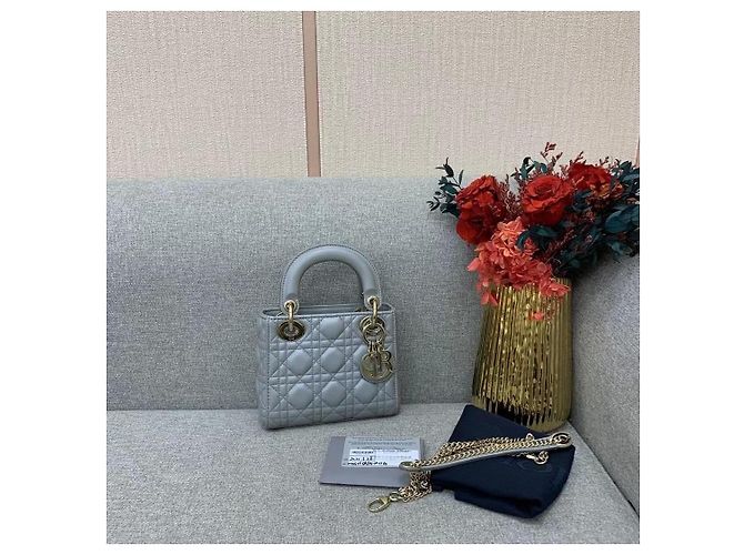 Borsa Dior Duchess Triplo Scomparto in Camoscio Grigio - vista 2
