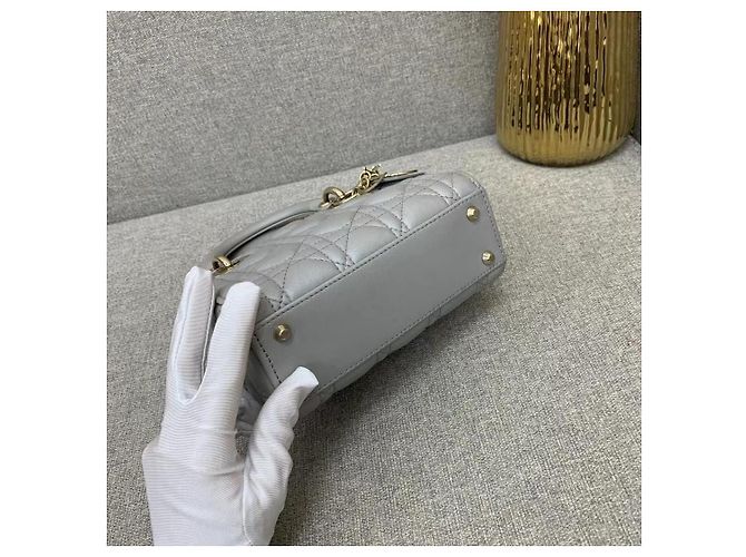 Borsa Dior Duchess Triplo Scomparto in Camoscio Grigio - vista 5
