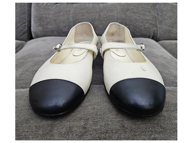 Chanel Ballerine Mary Jane bicolore Nero Bianco - vista 2