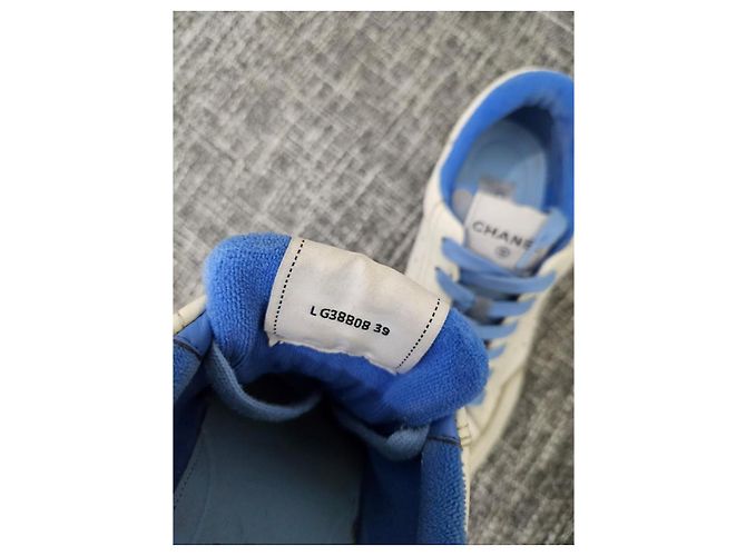 Sneakers Chanel in pelle bianca logo CC Bianco Blu - vista 11