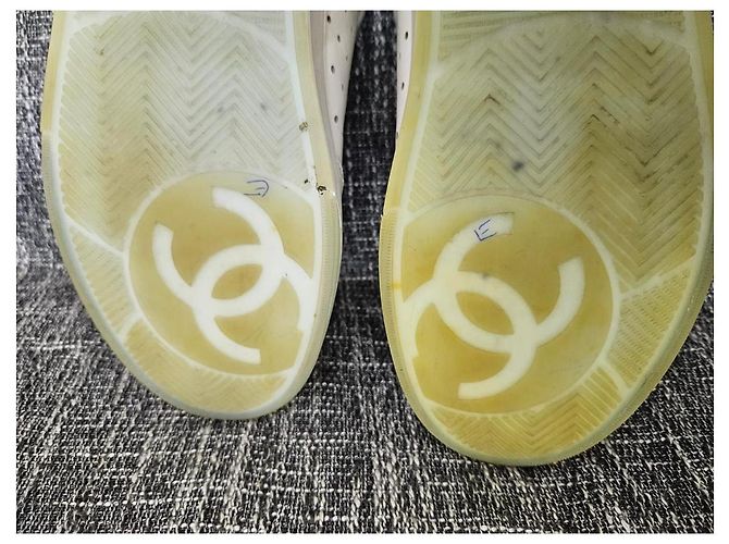 Sneakers Chanel in pelle bianca logo CC Bianco Blu - vista 12
