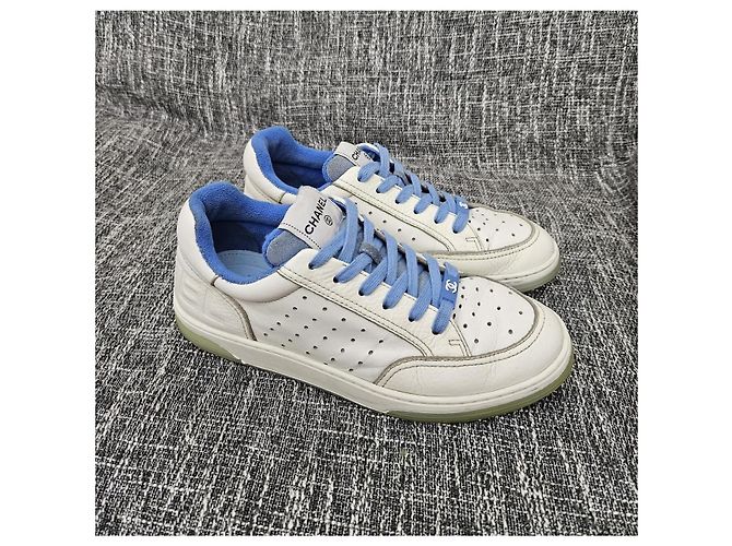 Sneakers Chanel in pelle bianca logo CC Bianco Blu - vista 2