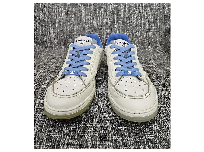 Sneakers Chanel in pelle bianca logo CC Bianco Blu - vista 4