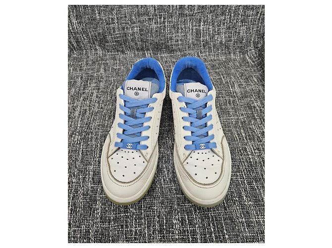 Sneakers Chanel in pelle bianca logo CC Bianco Blu - vista 5