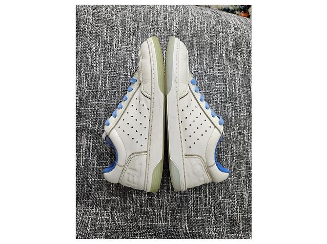 Sneakers Chanel in pelle bianca logo CC Bianco Blu - vista 9