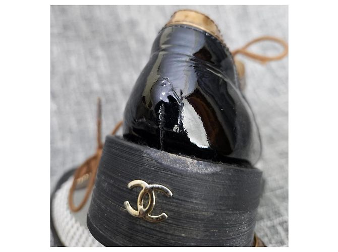 Chanel Oxford-Schuhe aus schwarzem Lackleder und silbernem Perforationsleder Golden - Ansicht 11