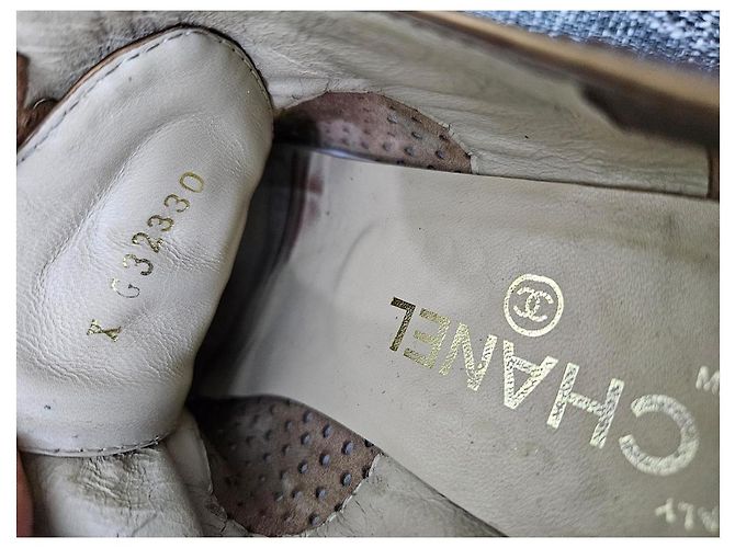 Chanel Oxford-Schuhe aus schwarzem Lackleder und silbernem Perforationsleder Golden - Ansicht 16