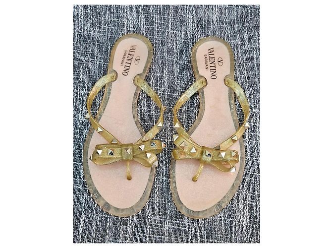 Valentino Garavani Infradito Rockstud Jelly Bow D'oro - vista 2