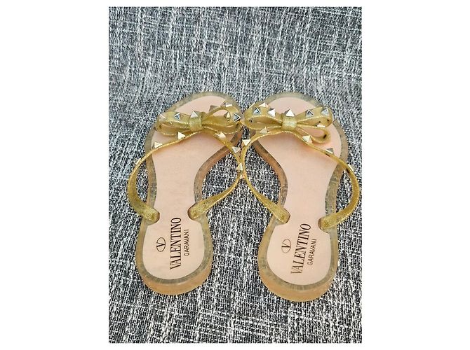 Valentino Garavani Infradito Rockstud Jelly Bow D'oro - vista 6