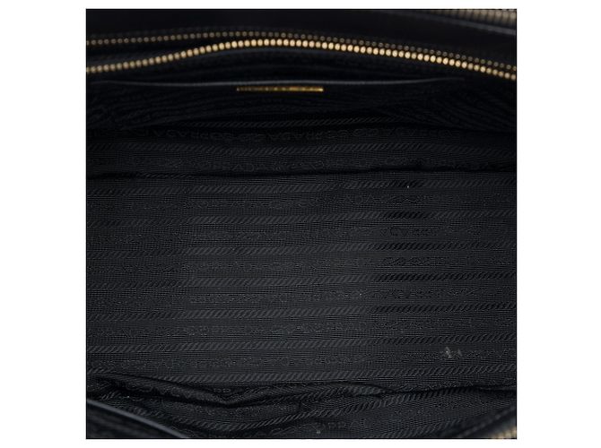 Prada Galleria Double Zip Satchel Medium aus Saffiano Lux Leder in Schwarz - Ansicht 4