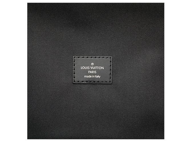 Borsa a Mano Louis Vuitton Monogram Eclipse Toilet Pouch GM Nera Nero - vista 5