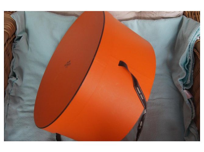 Hermès Scatola per Cappelli Rotonda Arancione - vista 3
