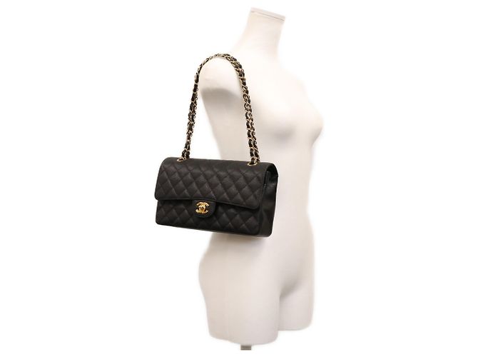 Borsa a tracolla Chanel A01112 in pelle Caviar Matelassé Nero - vista 13