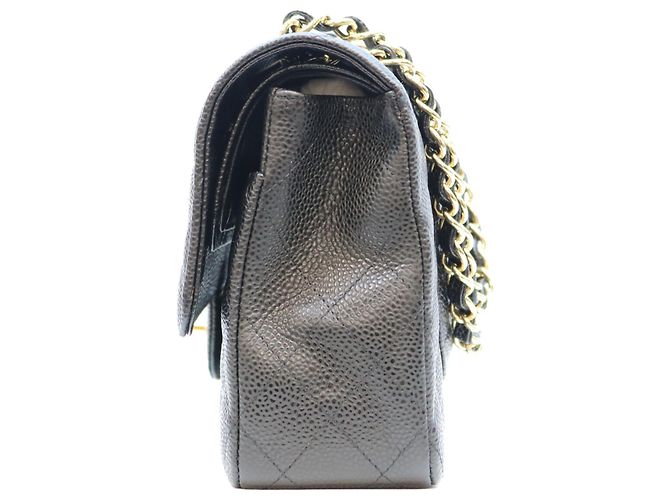 Borsa a tracolla Chanel A01112 in pelle Caviar Matelassé Nero - vista 2