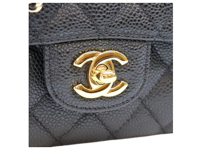 Borsa a tracolla Chanel A01112 in pelle Caviar Matelassé Nero - vista 6