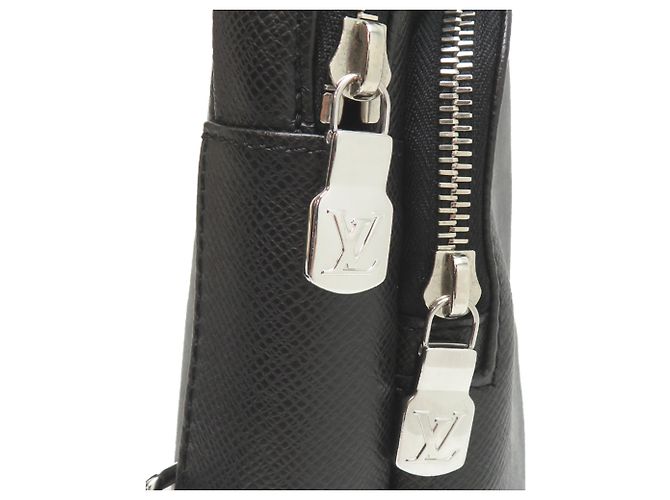 Borsa a tracolla Louis Vuitton Avenue Nero - vista 10