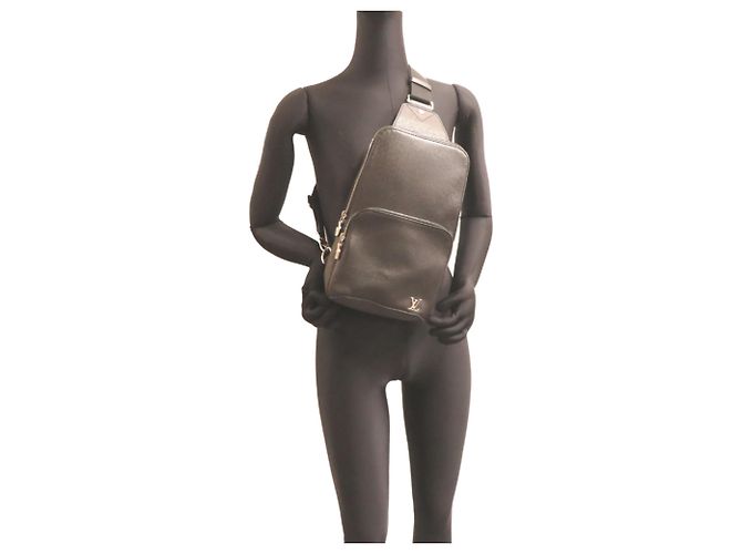 Borsa a tracolla Louis Vuitton Avenue Nero - vista 8