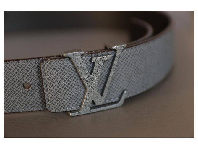 Louis Vuitton M6898 85/34 Taiga Glacier Santur Initial Gürtel Grau - Ansicht 11