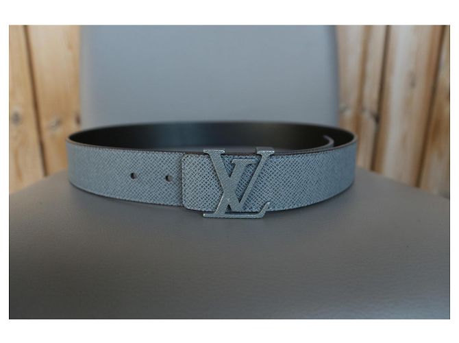 Louis Vuitton M6898 85/34 Taiga Glacier Santur Initial Gürtel Grau - Ansicht 16