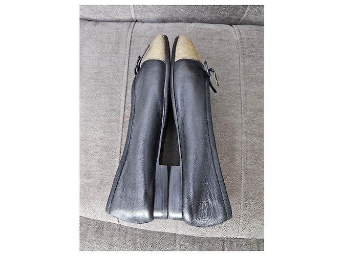 Chanel Sapatilhas de couro Black & Gold Preto Dourado - vista 7