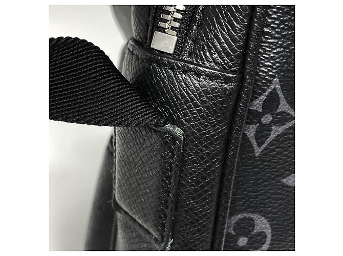 Borsa a tracolla Louis Vuitton Outdoor Messenger PM Nero - vista 5