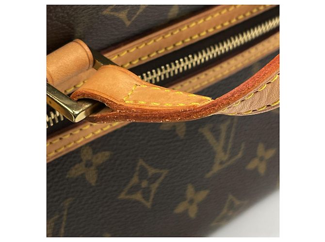 Borsa a tracolla Louis Vuitton Cite MM Marrone - vista 4