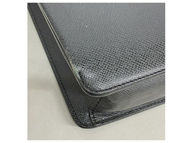 Louis Vuitton Taiga Robusto 1 Bag M31052 Grigio - vista 6