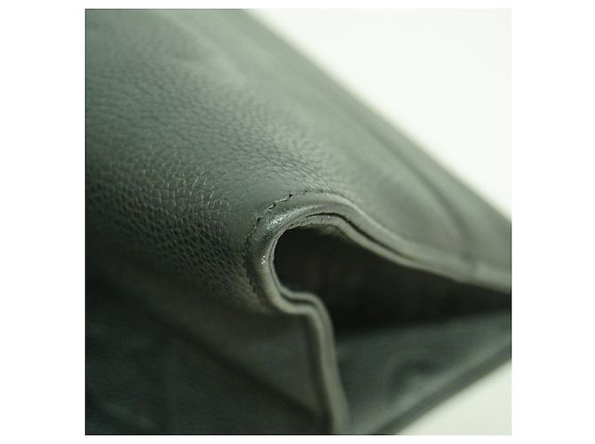 Borsa Tote Louis Vuitton Monogram Empreinte OnTheGo GM Nero - vista 10